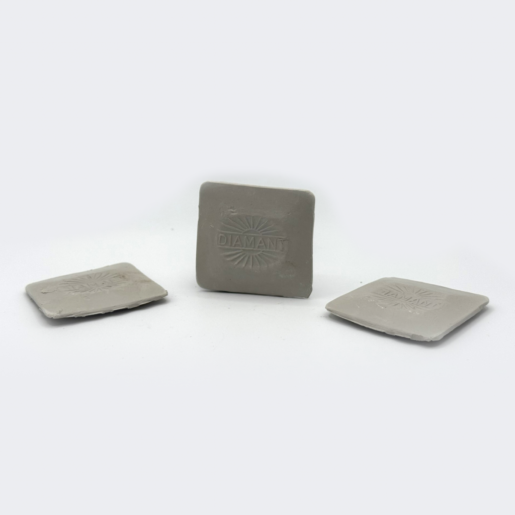 Produktbild mit drei Diamantkreiden in weiß